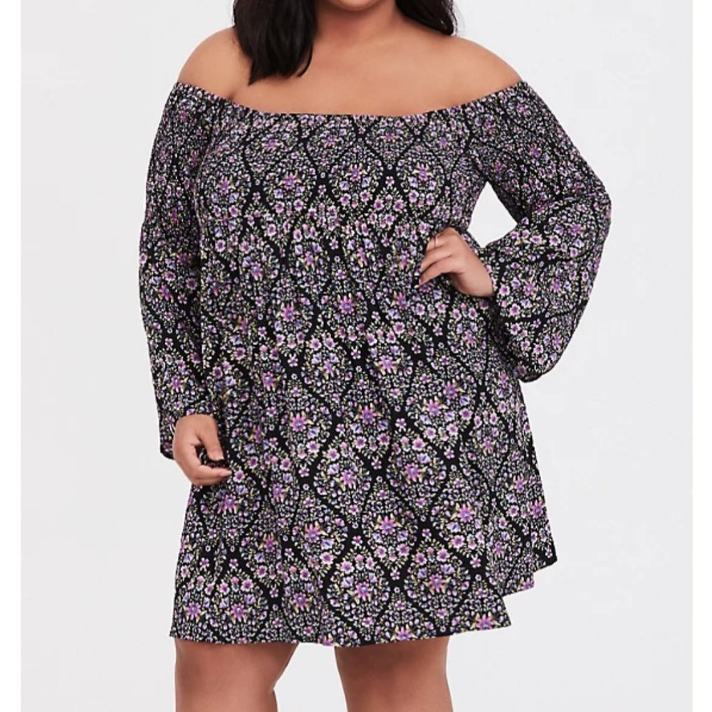 Torrid BLACK FLORAL SMOCKED SKATER DRESS Size 3